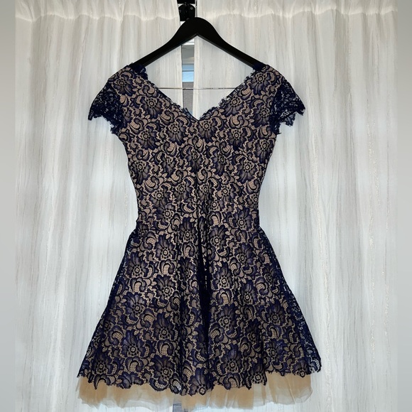 Nha Khanh Lace Cocktail Dress - Picture 1 of 7